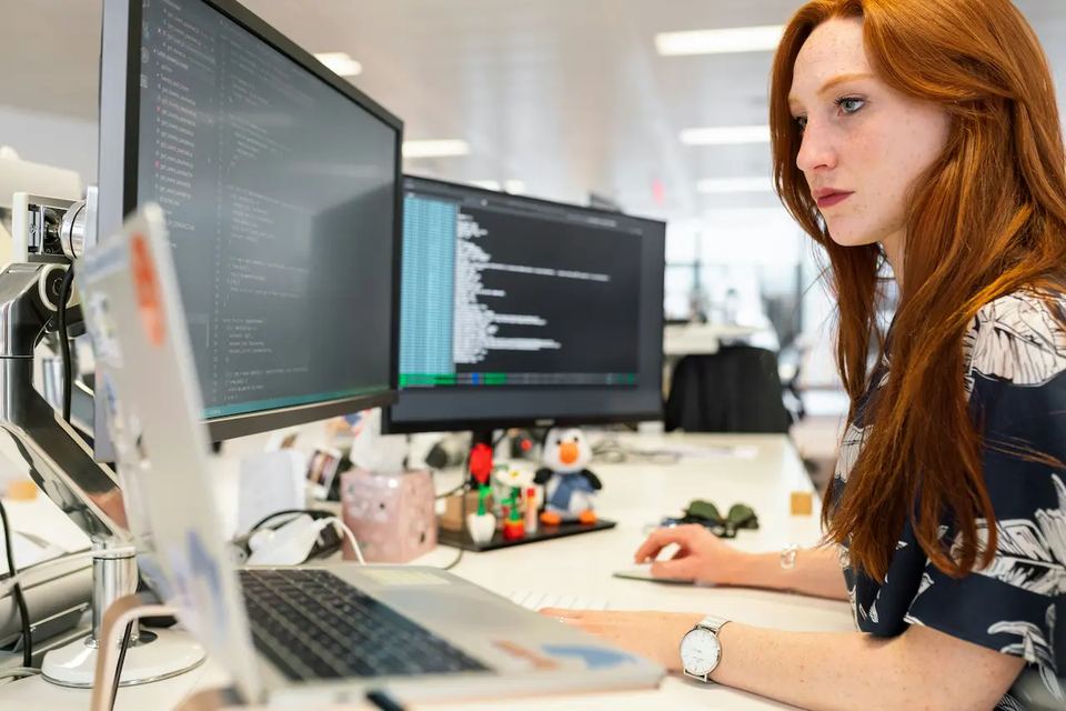 How To Integrate Digital Signage With Other Business Systems Using APIs