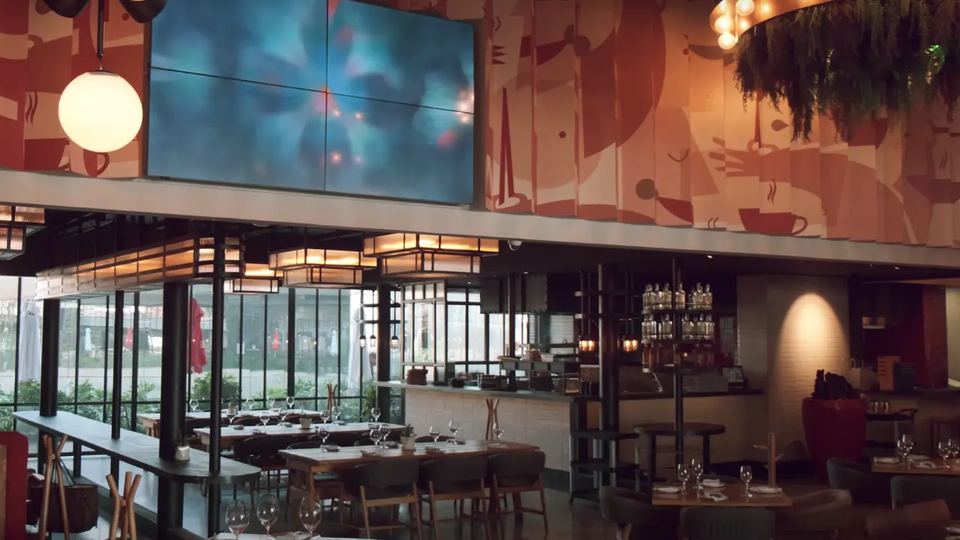 Digital Signage Success Stories: 3 Businesses That Are Killing It